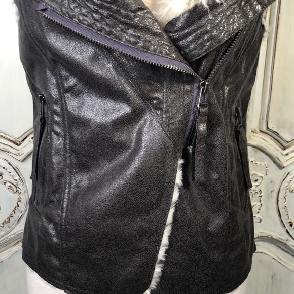 Mag Couture Faux Fur Collar and Lined Dark Metallic Zip Front Vest Size Small - Picture 6 of 14
